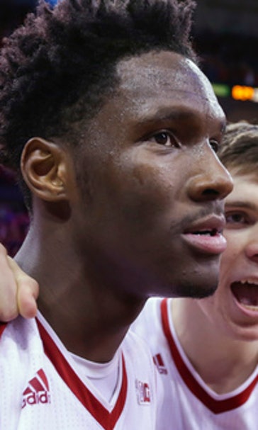 Nigel Hayes literally drops the mic on Ohio State after epic answer